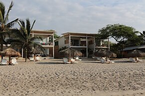 Punta Sal Suites & Bungalows Resort