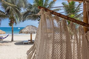 Punta Sal Suites & Bungalows Resort