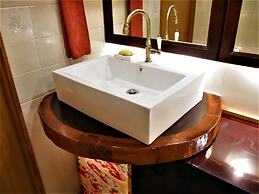 Dyeing and Hostel NAKASHIMAYA - Caters to Women