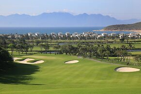 Melia Vinpearl Cam Ranh Beach Resort