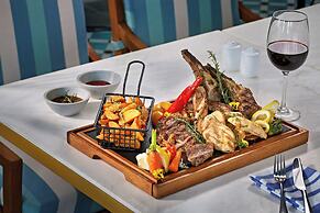 Melia Vinpearl Cam Ranh Beach Resort