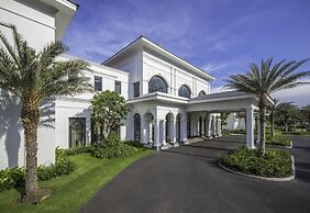 Melia Vinpearl Cam Ranh Beach Resort