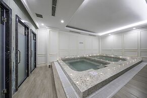 Melia Vinpearl Cam Ranh Beach Resort