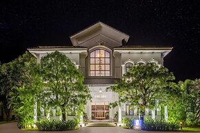 Melia Vinpearl Cam Ranh Beach Resort