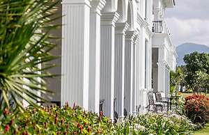 Melia Vinpearl Cam Ranh Beach Resort