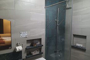 Jo Carter's Hotel and Suites Angeles City