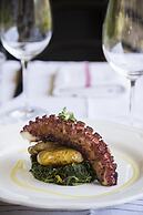 Quinta de S. Bernardo Winery & Farmhouse