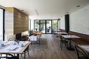 Quinta de S. Bernardo Winery & Farmhouse