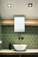 Quinta de S. Bernardo Winery & Farmhouse