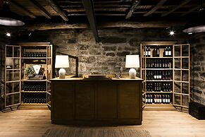 Quinta de S. Bernardo Winery & Farmhouse