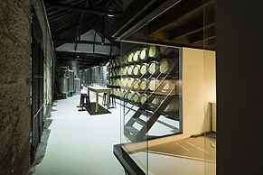 Quinta de S. Bernardo Winery & Farmhouse