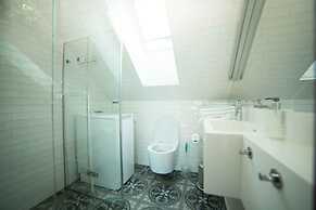 Home Again Nygata 16