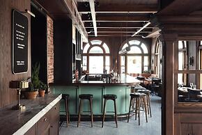 Wm. Mulherin's Sons Hotel