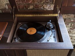 Wm. Mulherin's Sons Hotel