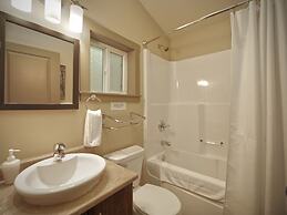 Handsome Dan's Port Renfrew