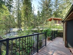 Handsome Dan's Port Renfrew