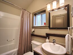 Handsome Dan's Port Renfrew