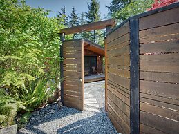 Handsome Dan's Port Renfrew