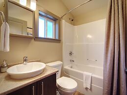 Handsome Dan's Port Renfrew