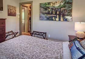 Handsome Dan's Port Renfrew