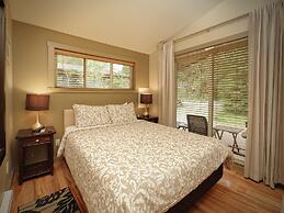 Handsome Dan's Port Renfrew