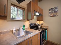 Handsome Dan's Port Renfrew