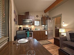 Handsome Dan's Port Renfrew