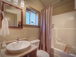 Handsome Dan's Port Renfrew