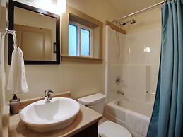 Handsome Dan's Port Renfrew