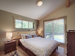 Handsome Dan's Port Renfrew