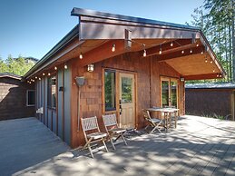 Handsome Dan's Port Renfrew