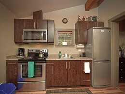 Handsome Dan's Port Renfrew