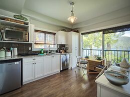 Handsome Dan's Port Renfrew