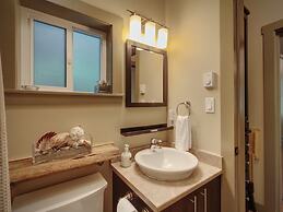 Handsome Dan's Port Renfrew