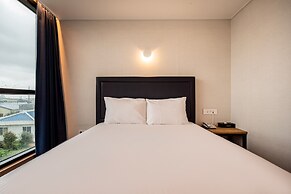 Sunrise Hotel Seopjikoji