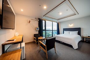 Sunrise Hotel Seopjikoji