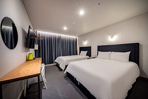 Sunrise Hotel Seopjikoji