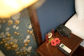 Holiday Emerald Hotel