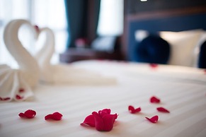 Holiday Emerald Hotel