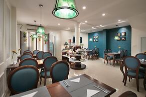 Holiday Emerald Hotel