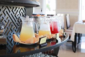 Holiday Emerald Hotel