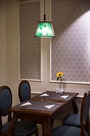 Holiday Emerald Hotel