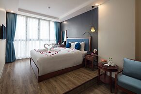 Holiday Emerald Hotel