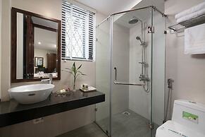 Holiday Emerald Hotel