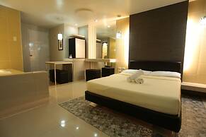 One Serenata Hotel Bacao