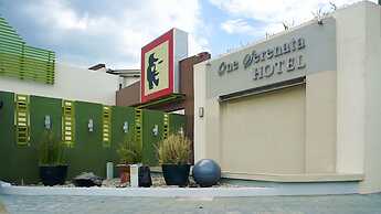 One Serenata Hotel Bacao