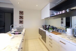 Mono Apartments on Freshwater