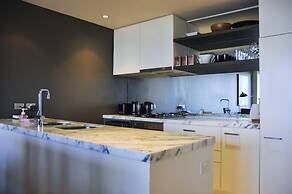 Mono Apartments on Freshwater