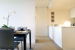 Mono Apartments on Freshwater