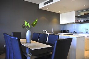 Mono Apartments on Freshwater